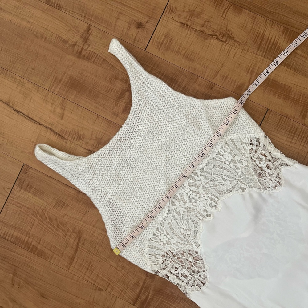 Gorgeous Brand New 90’s Vintage White Dress with Lace Detail - Picture 6 of 11